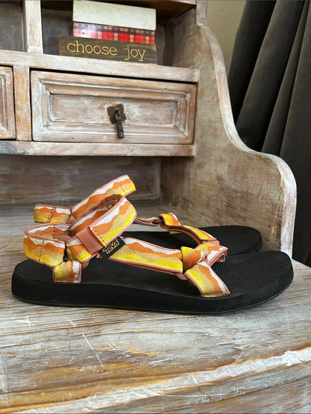 🖤 Teva Originial Universal Sandals Wavy Orange Stripe Size 9 Outdoor Hiking
